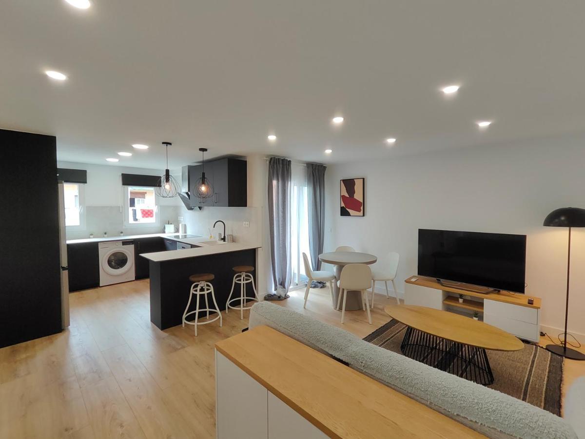 Fantastic Apartment Sant Adria Beach سان أدريان دي بيزوس المظهر الخارجي الصورة